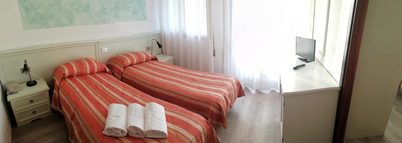 Hotel Kristall San Donà di Piave Exteriör bild