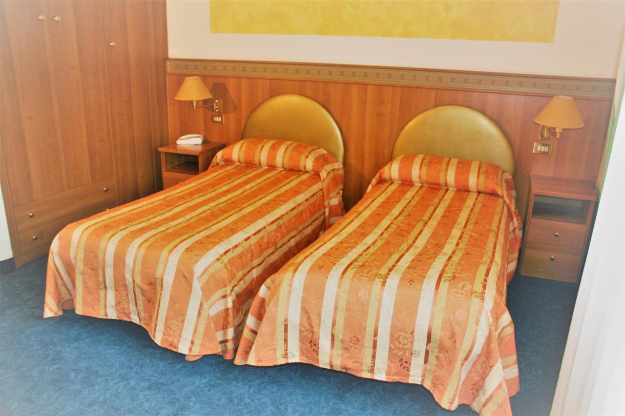 Hotel Kristall San Donà di Piave Exteriör bild